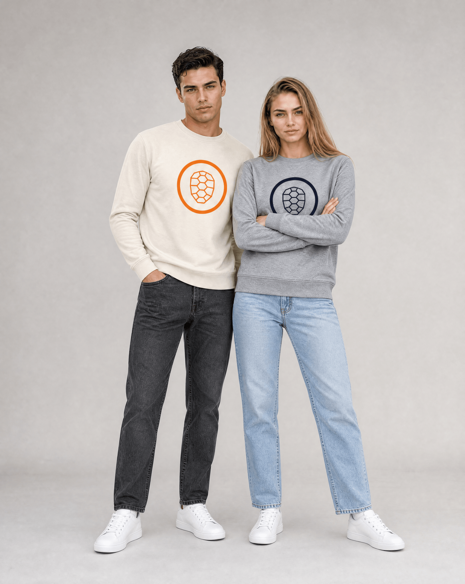 Organic Sweatshirt in Black - ONETURTLE